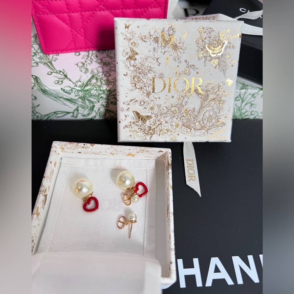 🩷SOLD🩷Brandnew Dior classic earrings( pk only)